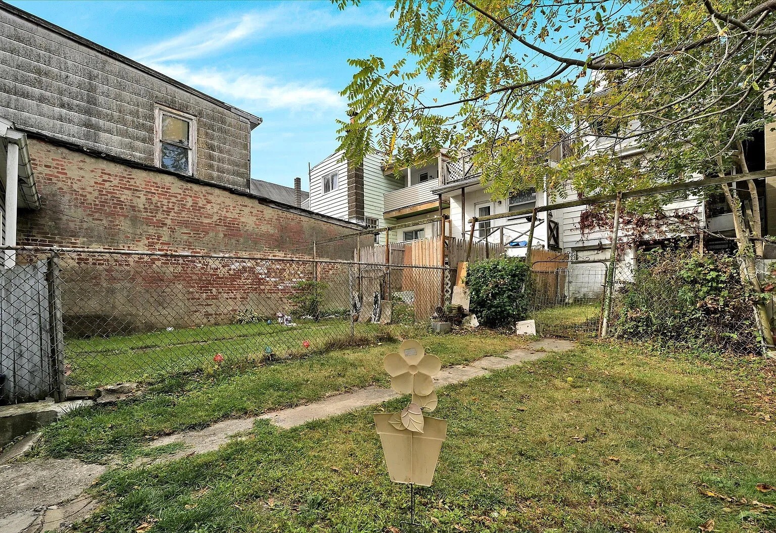 Building Photo - 18 S Lehigh St