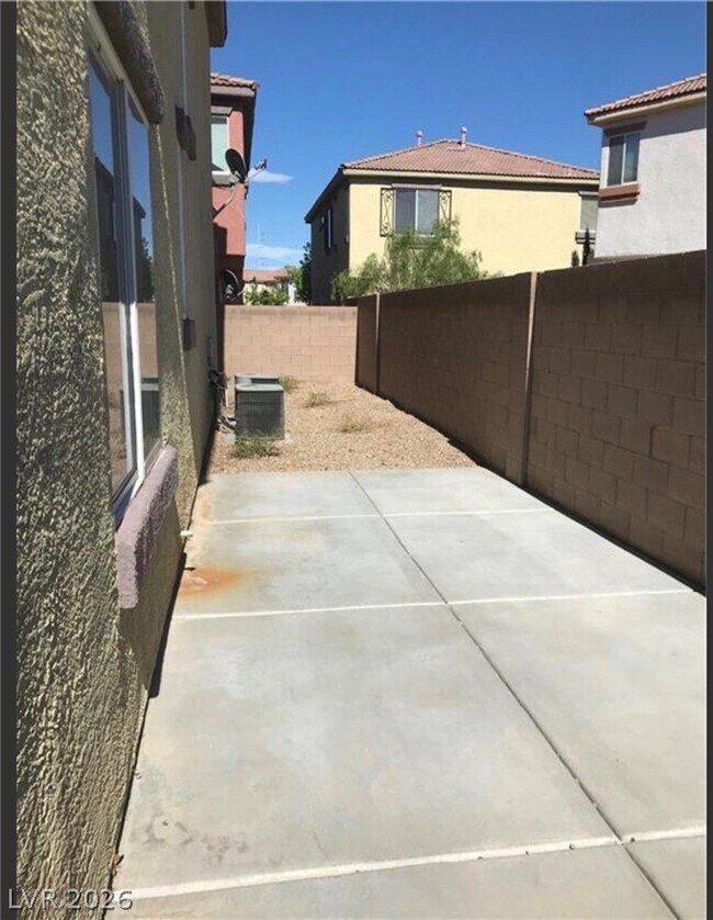 Building Photo - 8633 Nature Scene Dr