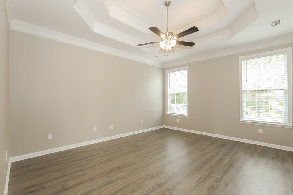 Building Photo - 2452 Temple View Dr