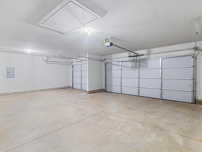 Building Photo - Newer Home For Lease in Washington!
