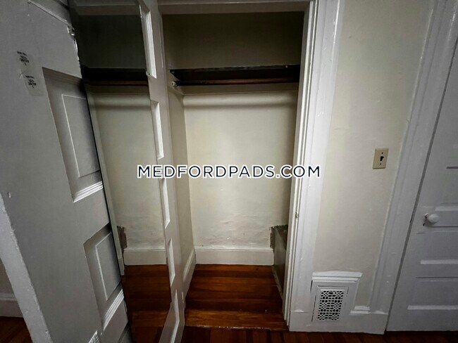 Building Photo - 128 Princeton St