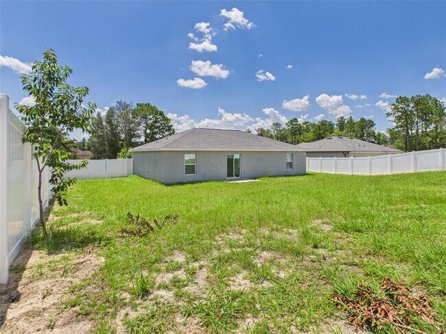 Building Photo - 13215 SW 77th Ave
