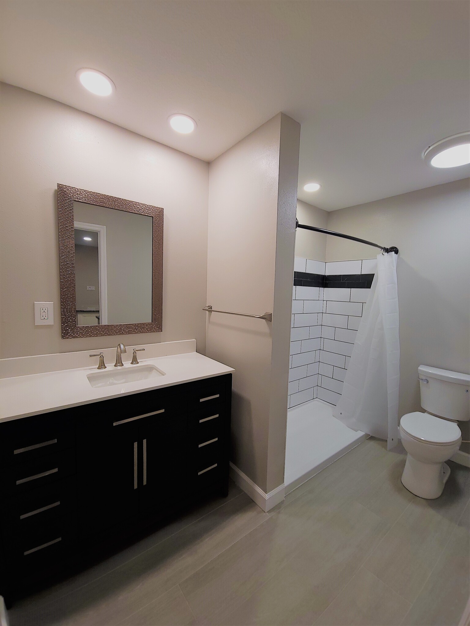 bathroom - 340 N Lake Jessup Ave