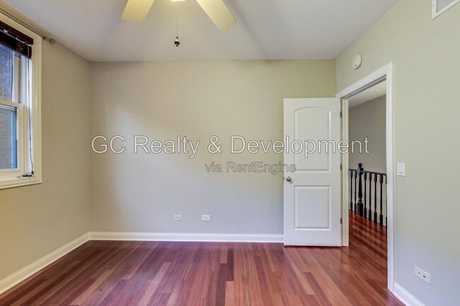 Building Photo - 4610 N Ashland Ave