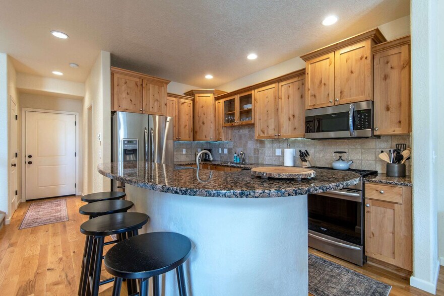 Building Photo - 129 Cobble Creek Ln