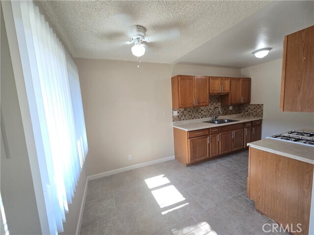 Building Photo - 811 Orchid Ct
