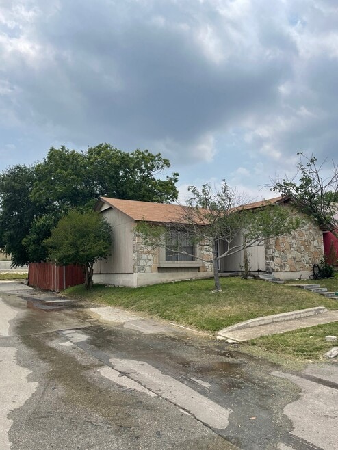 Building Photo - 11630 Spring Trail Dr