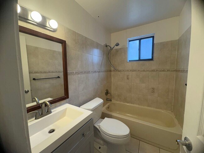 Building Photo - 5625 W 26th Ct