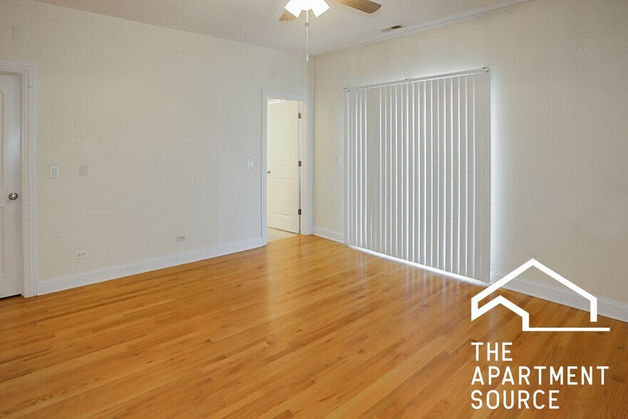 Building Photo - 3856 N Southport Ave