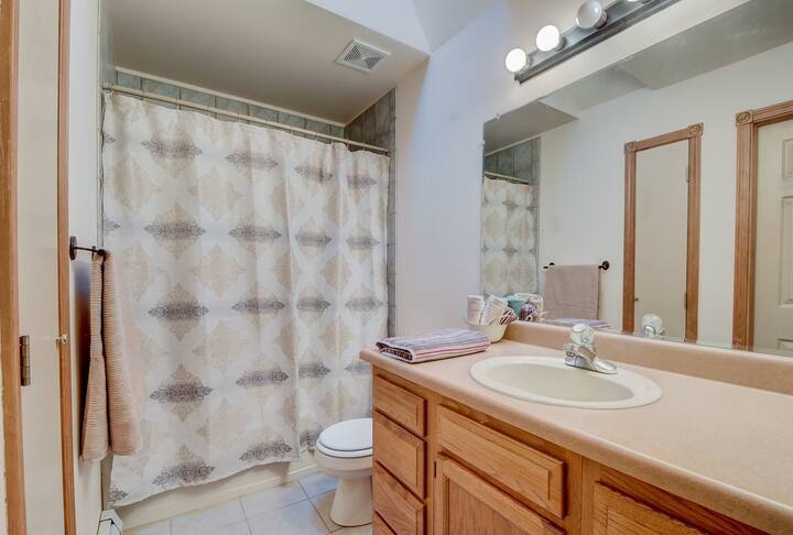 bathroom - 107 S 14th St