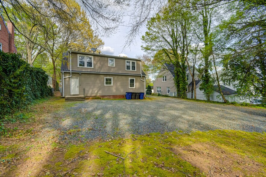 Building Photo - 1612 W 1st St