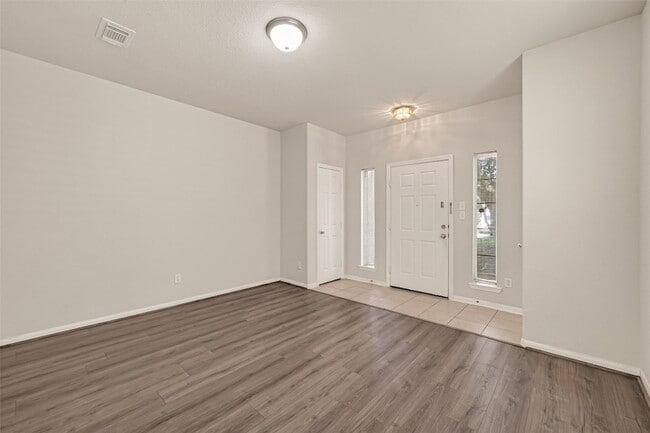 Building Photo - 13915 Maleewan Ln