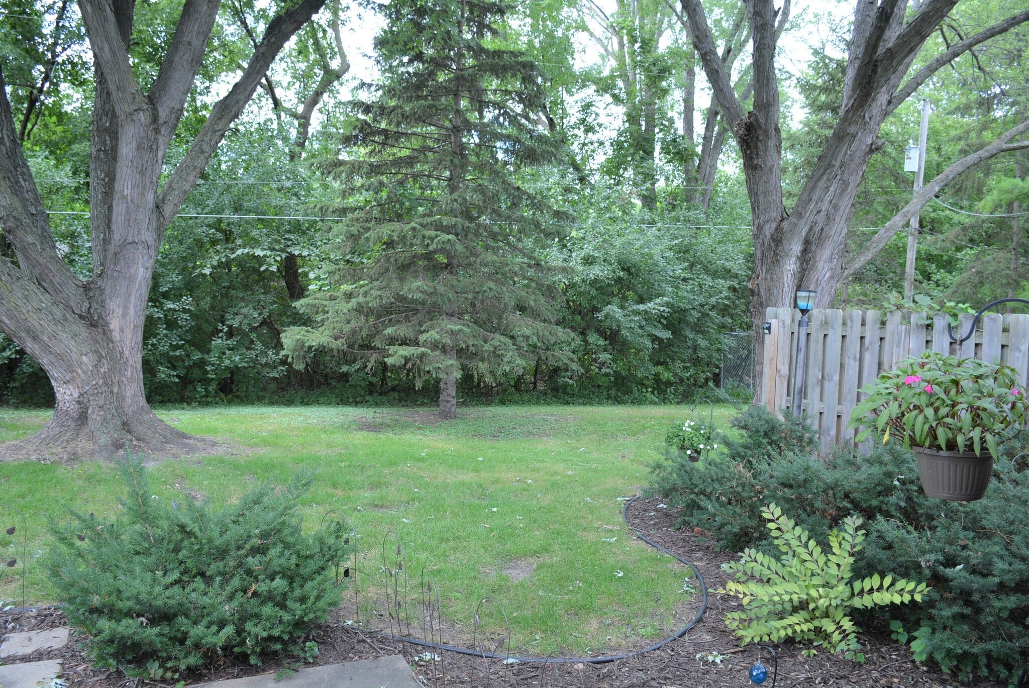 Building Photo - 5580 Shorewood Ln