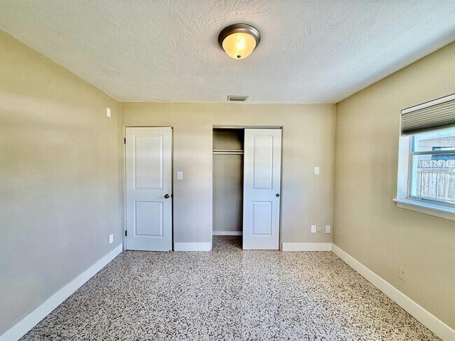 Building Photo - 2918 10th Ave N