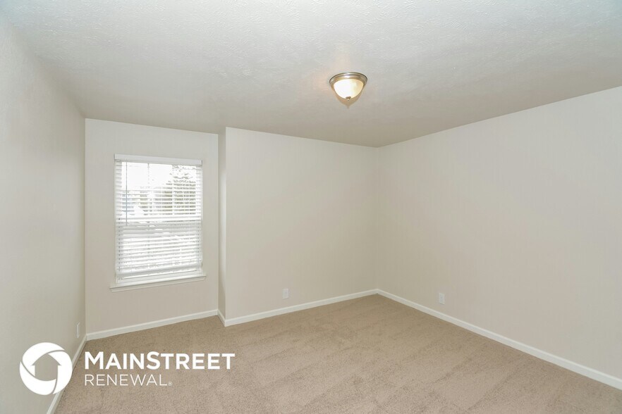 Building Photo - 1313 S Hampton Ct