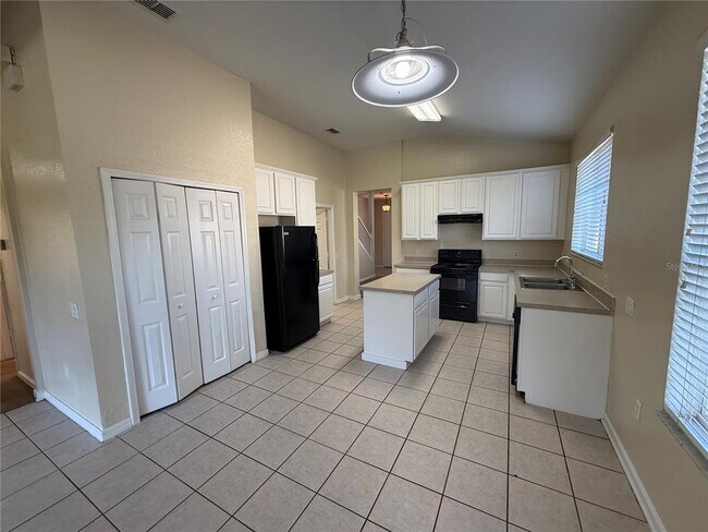 Building Photo - 2205 Granger Ave