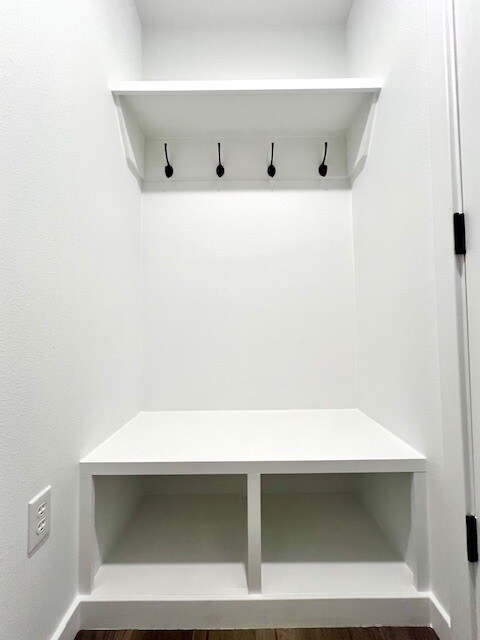 Wall Tree - 800 Hoffman Hills Blvd