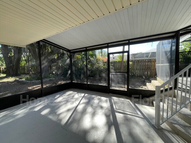 Building Photo - 1200 Lake Valrico Ln