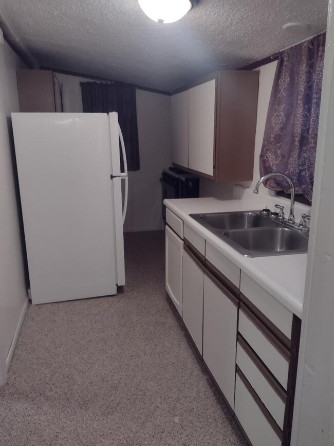 Building Photo - 711 W 11th Ave