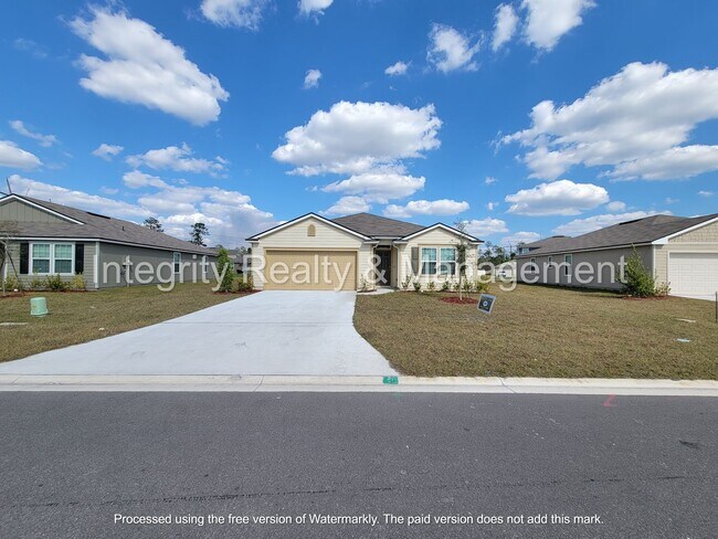 Building Photo - Newer 4 Br, 2 Bath home
