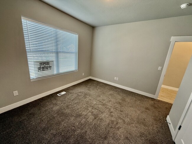 Building Photo - 7646 S Waverly Hls Ln