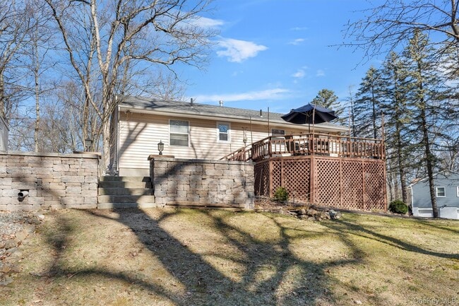 Building Photo - 3 Fredrick Dr
