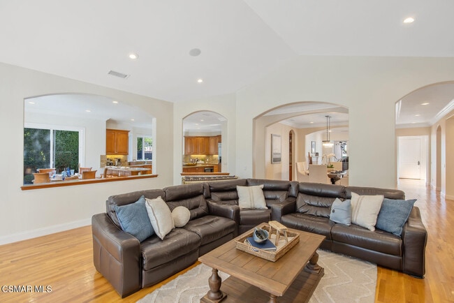 Building Photo - 758 Camino Dos Rios