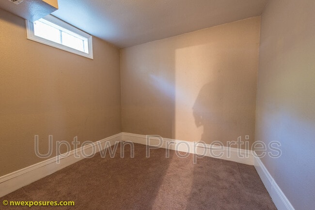 Building Photo - 12025 SW 64th Ave