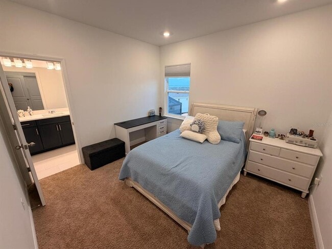 Building Photo - 1656 Pyramid Hl St