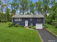 Building Photo - 26 Hiawatha Ln