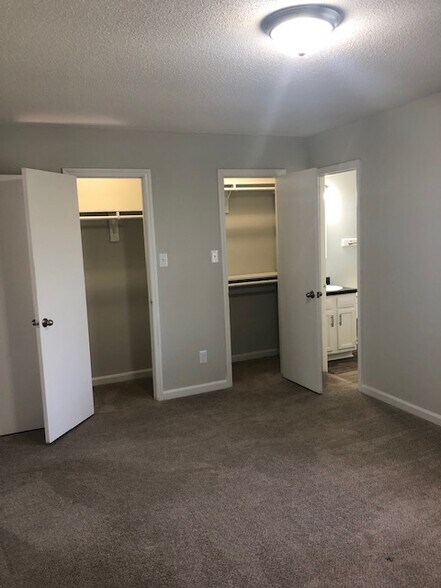Building Photo - 4411 Graceland Ct