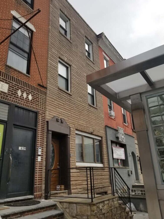 Building Photo - 3 bedroom 2 bath apartment in south broad street