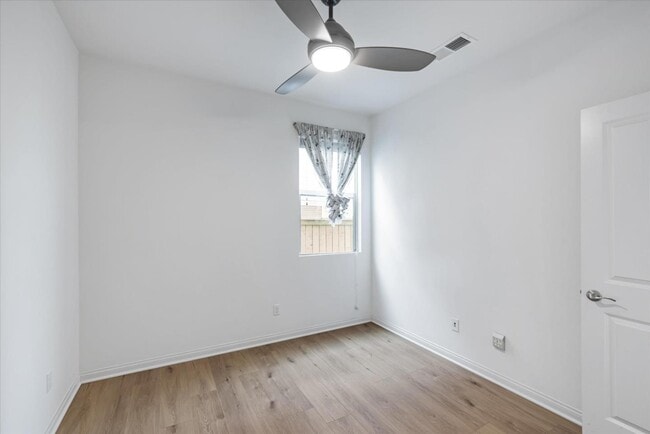 Building Photo - 1067 Sea Glass Wy