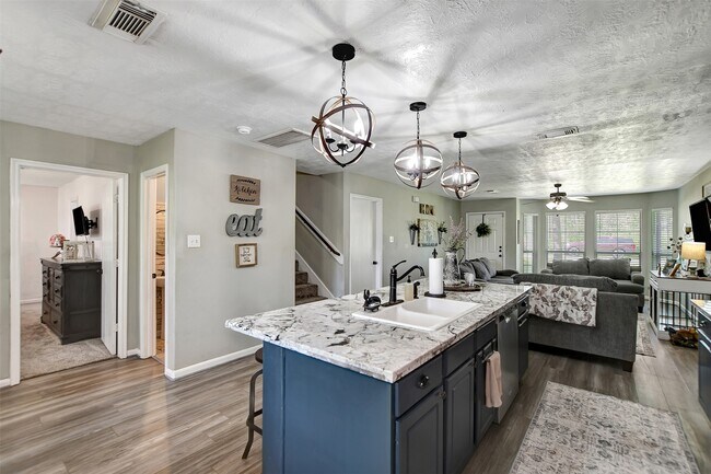 Building Photo - 25401 Hunting Trail