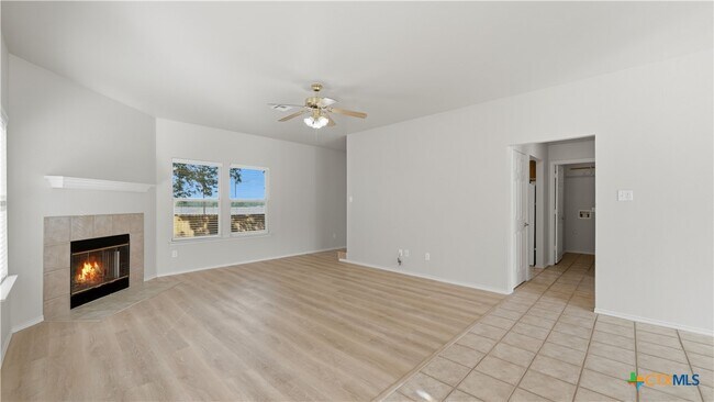 Building Photo - 821 Benning St