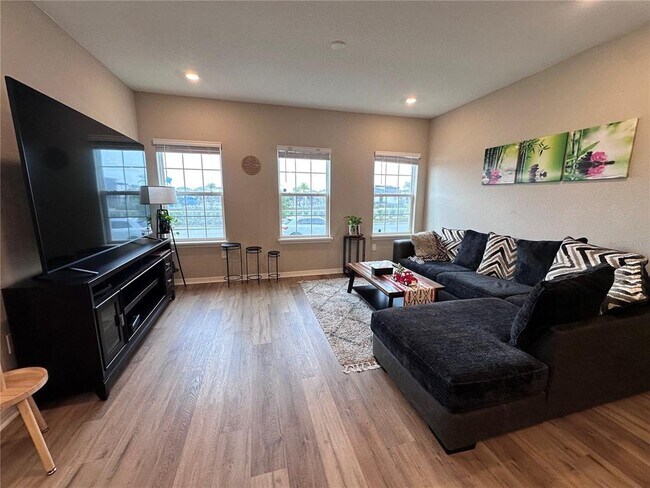 Building Photo - 420 Huckleberry Blossom Dr