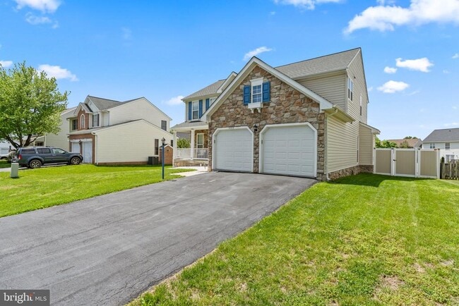 Building Photo - 18318 Lyles Dr