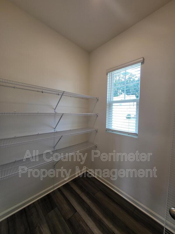 Building Photo - 212 Cottontail Ln