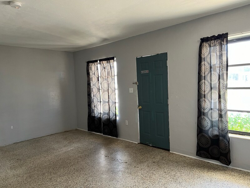 Building Photo - 6480 Miami Dr