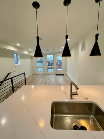 Building Photo - 1110 6th St NW