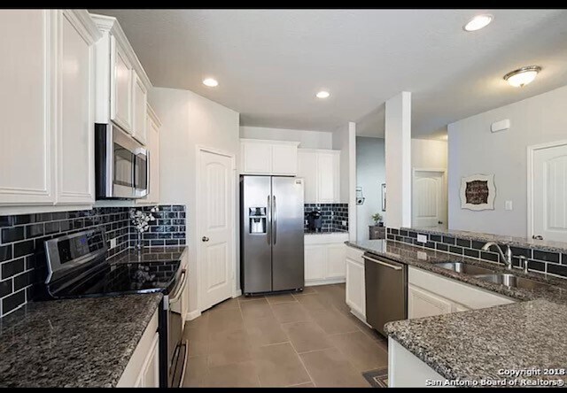 Building Photo - 874 Cypress Ml