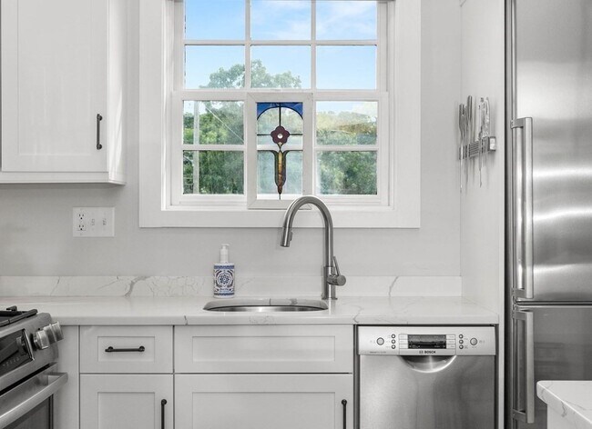 Building Photo - 46 Granite St