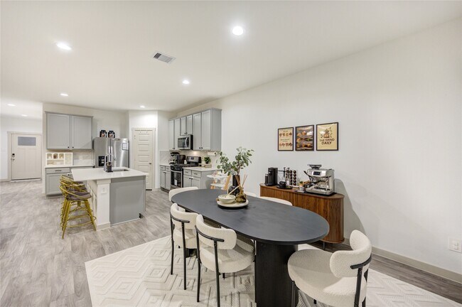 Building Photo - 6846 Dell Vista Drive