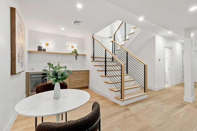 Building Photo - 8 Holly Ave