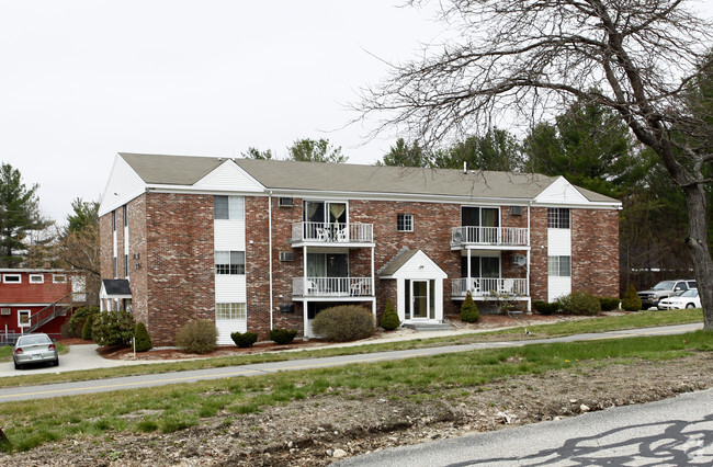 Building Photo - Derry Village Green Apartments