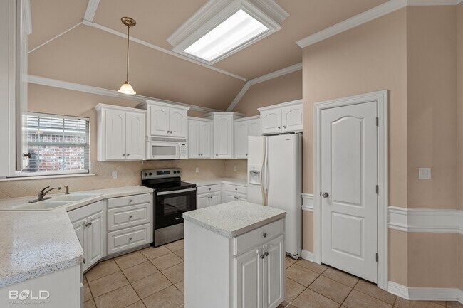 Building Photo - 6012 Whitney Dr