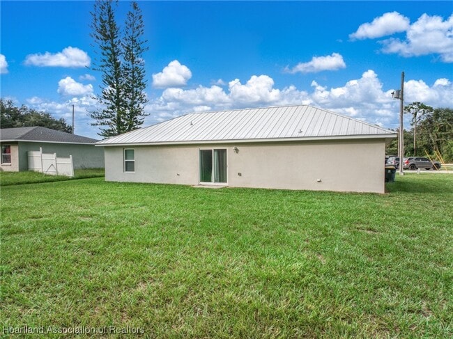 Building Photo - 2909 Mullet Ave