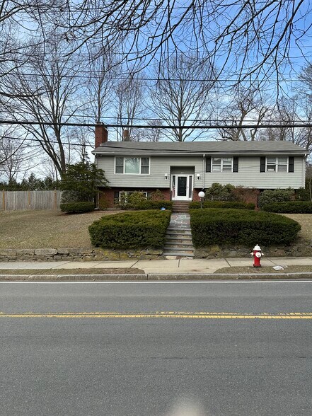 Primary Photo - 299 Mill St