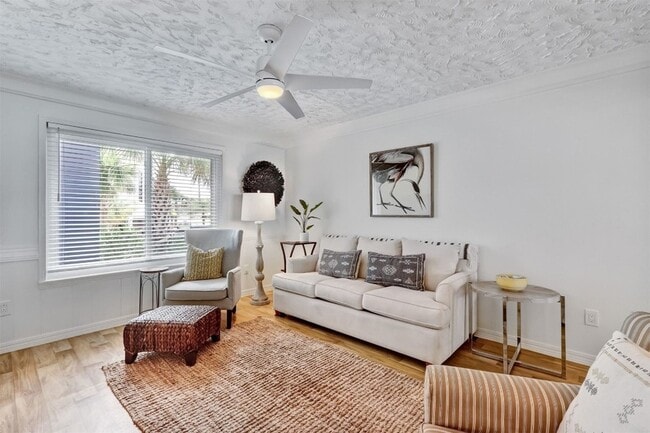 Building Photo - 338 Tarpon Ave