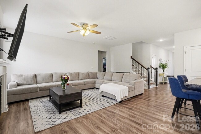 Building Photo - 4444 Fls Lk Dr S W